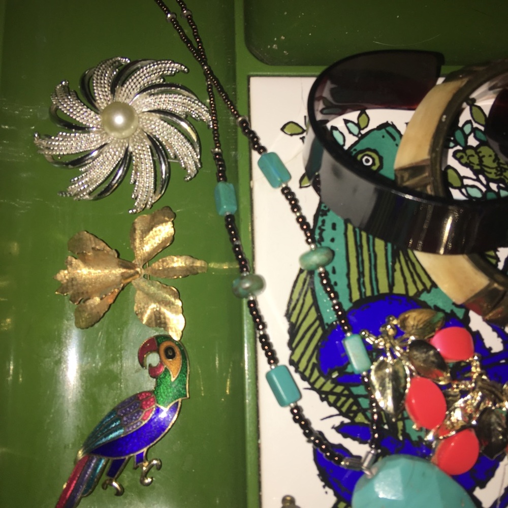 Vintage jewelry bundle - Picture 2 of 6